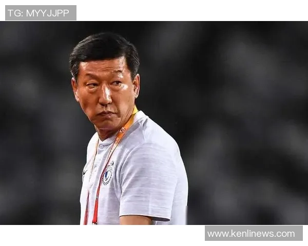 中韩足球明星的表情魅力与球场风采揭秘 中韩足球明星的表情魅力与球场风采揭秘