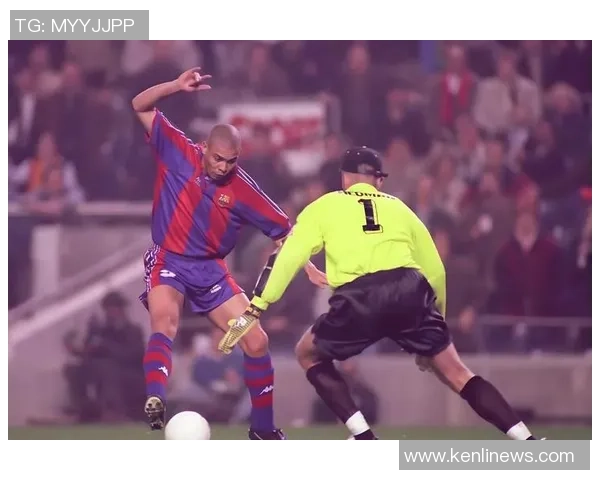 足球明星如何用弧线进球征服球场揭秘技巧与训练方法